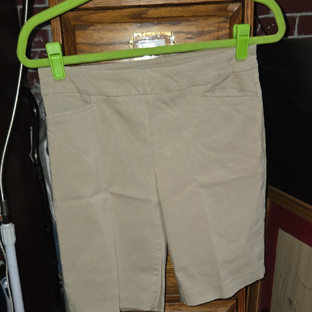 Beige Knee-Length Stretch Shorts